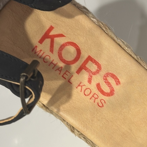 Michael Kors Women’s Black Wedge Sandals Size 10 US - Picture 5 of 5